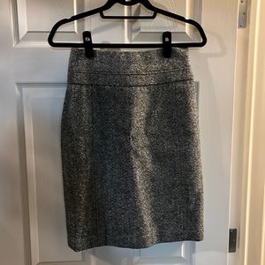 Club Monaco pencil skirt - Size 2 - black/white pattern